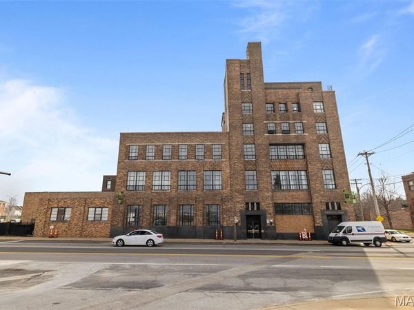 1720 Chouteau Avenue , Unit 102, St Louis, MO 63103
