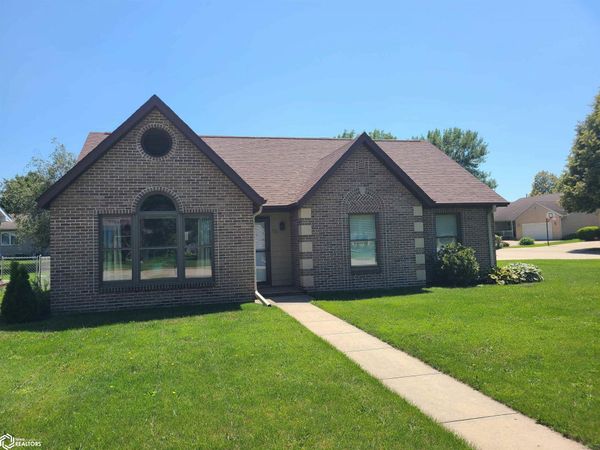 521 14th Place SW, Mason City, IA 50401