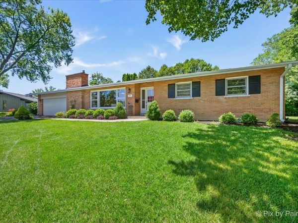 824 Skyline Drive, Barrington, IL 60010