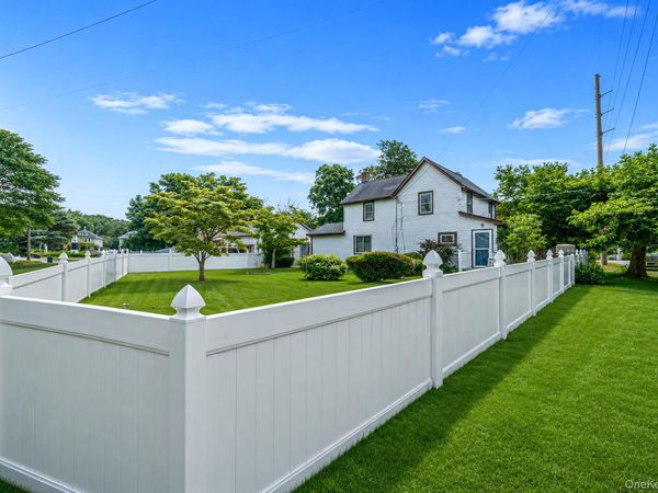 117 N Clinton Avenue , Bay Shore, NY 11706