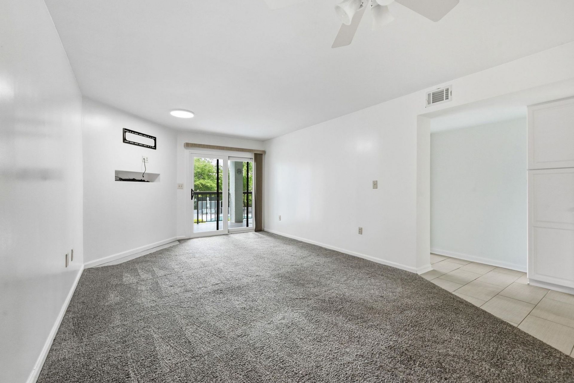 311 69th Ave. N  Photo 6