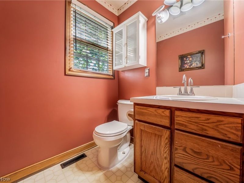 1211 Big Falls Avenue, Akron, OH 44310 Photo 12