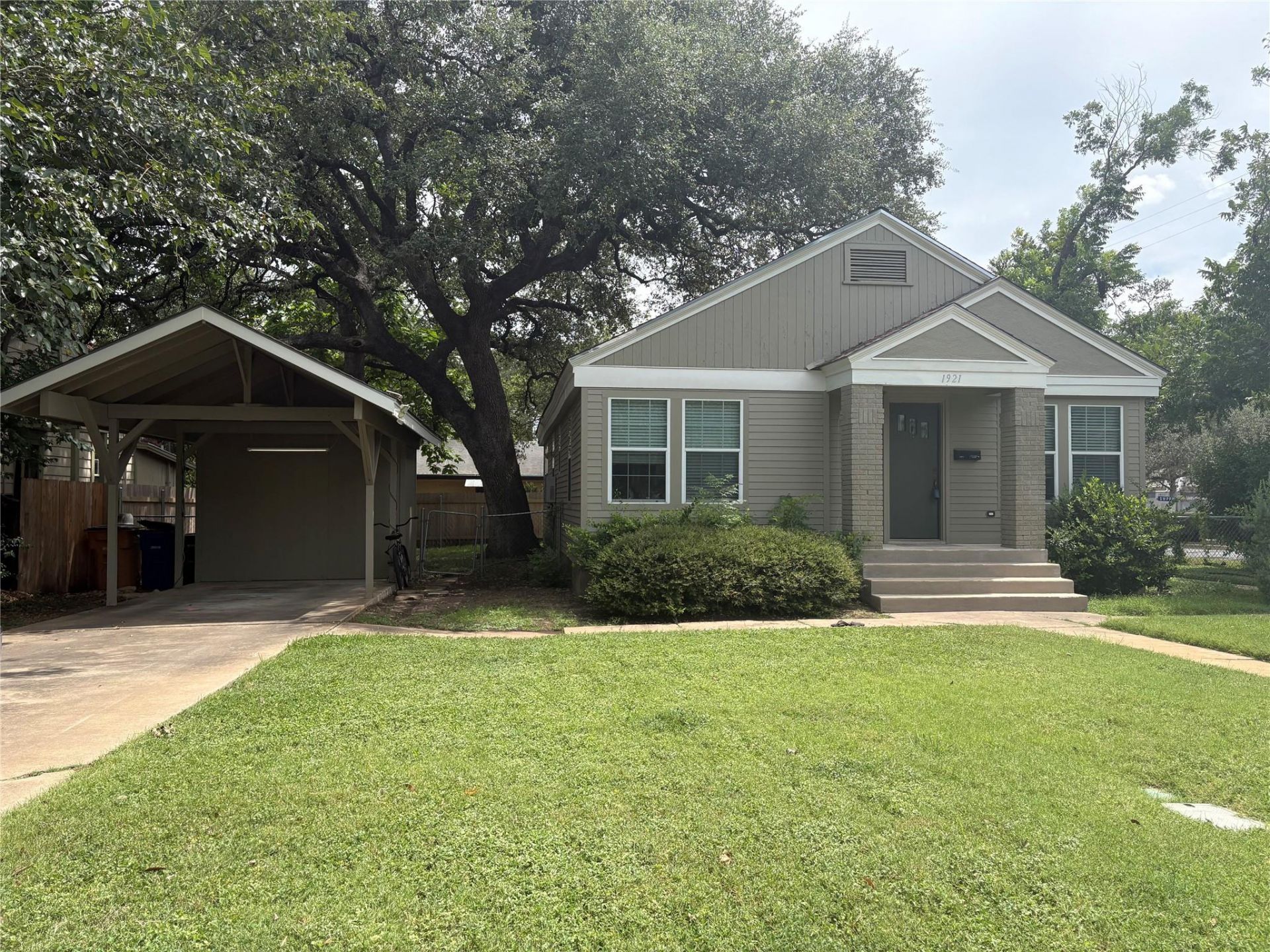 1921 W 39th St, Austin, TX 78731 Main Photo