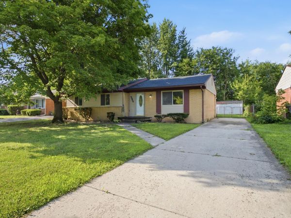 42039 Arthur Street, Belleville, MI 48111