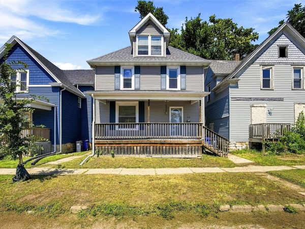 524 12th St SE, Cedar Rapids, IA 52403