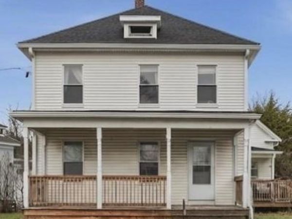 8 Highland St, Unit 1, Clinton, MA 01510