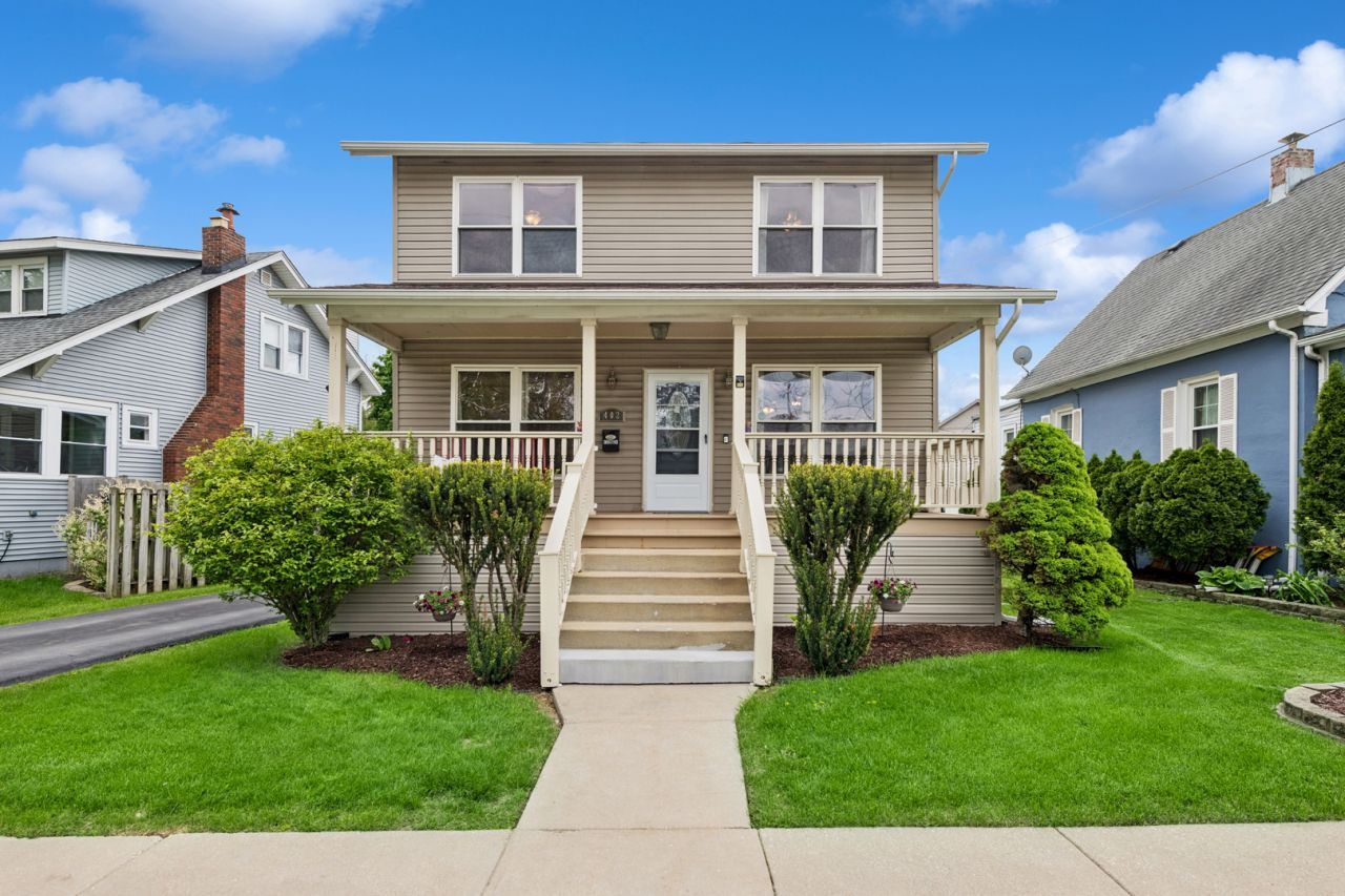 402 Crescent Street, Wheaton, IL 60187