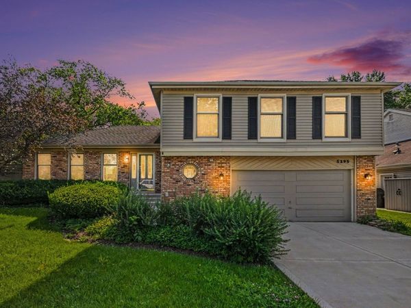 5195 Castaway Lane , Hoffman Estates, IL 60010