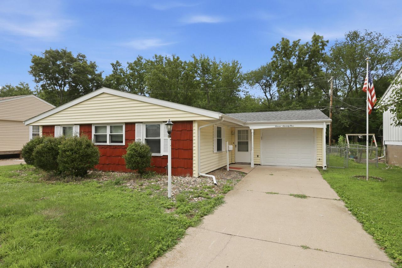 1174 46th Avenue , East Moline, IL 61244
