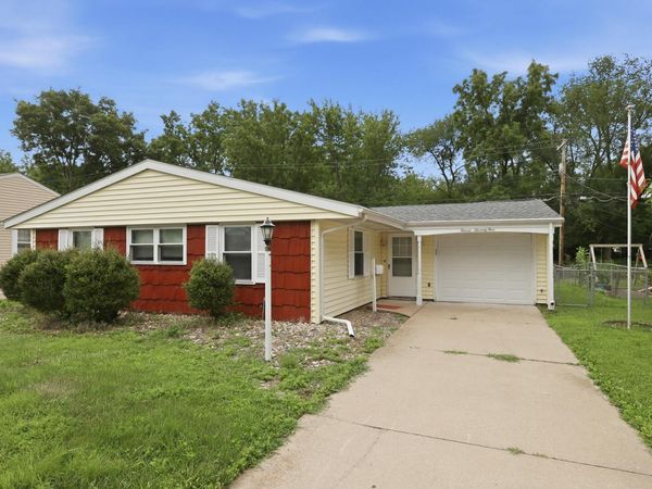 1174 46th Avenue , East Moline, IL 61244