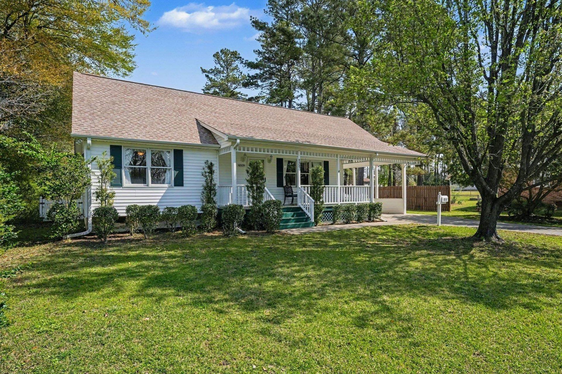 4809 Forest Dr. Photo 1
