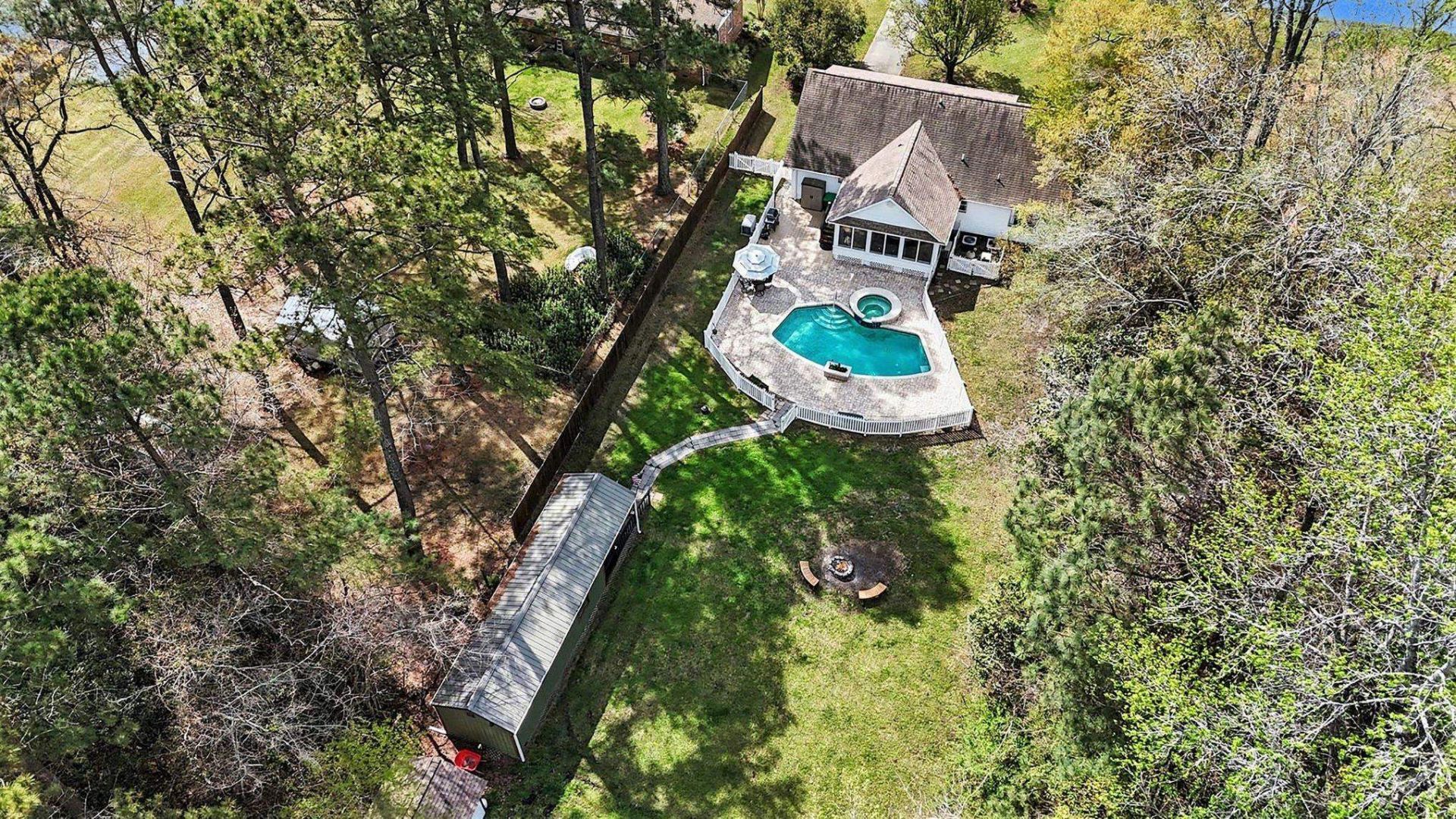4809 Forest Dr. Photo 2