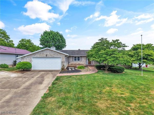 354 Mound Road , Duncan Falls, OH 43734