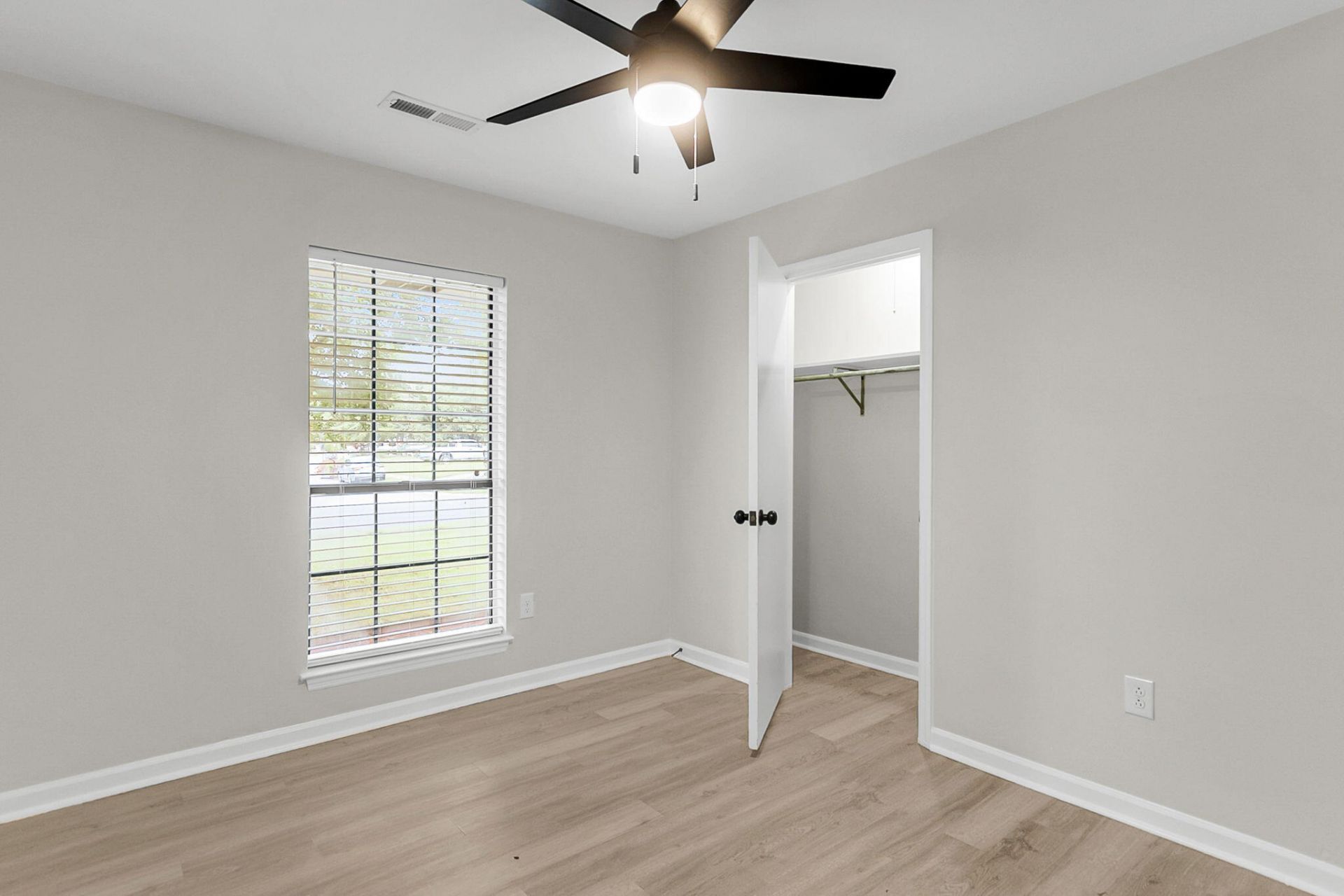 206 Tram Boulevard Photo 14