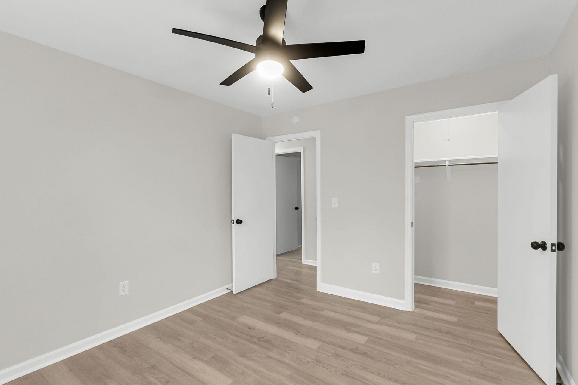 206 Tram Boulevard Photo 19