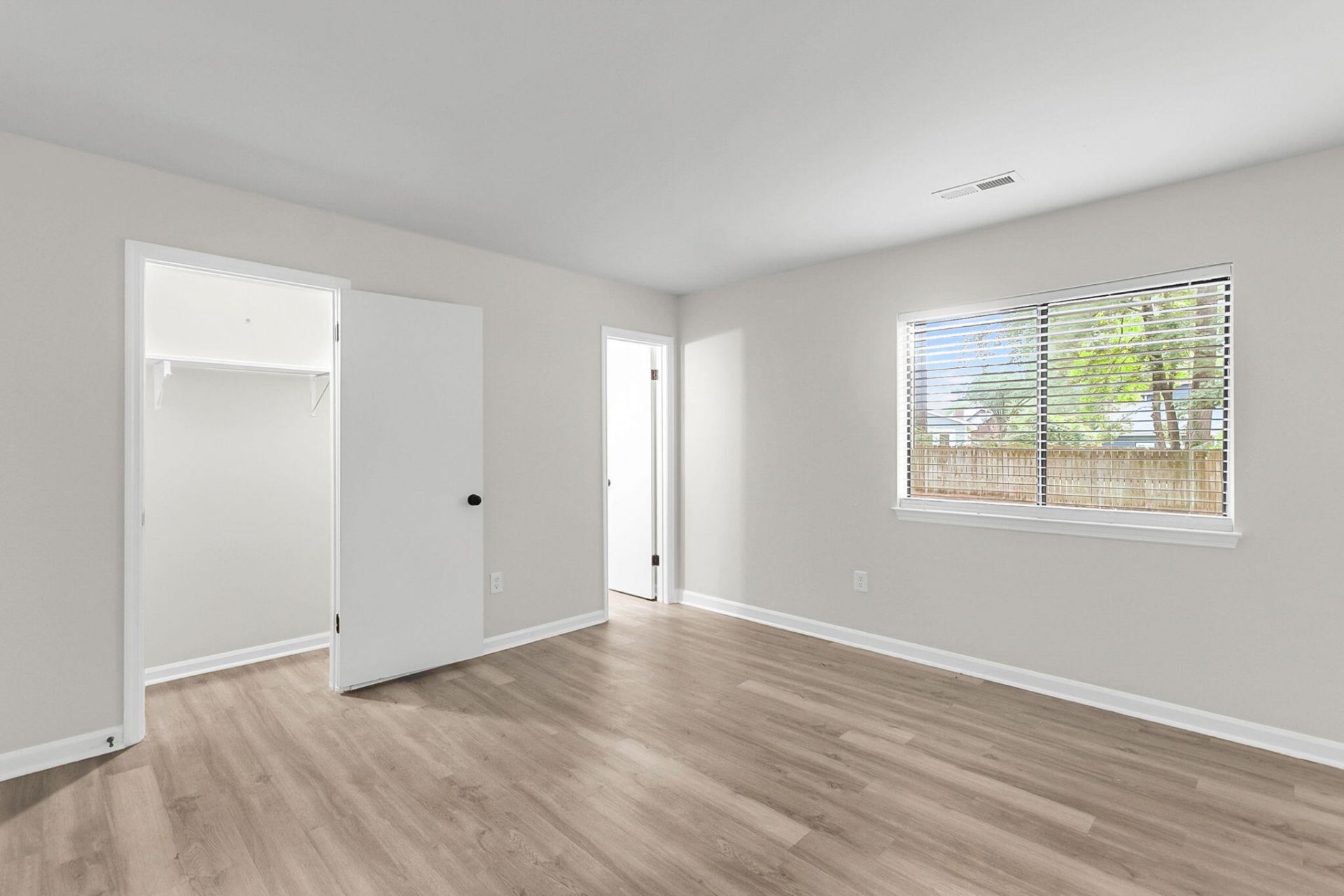 206 Tram Boulevard Photo 21