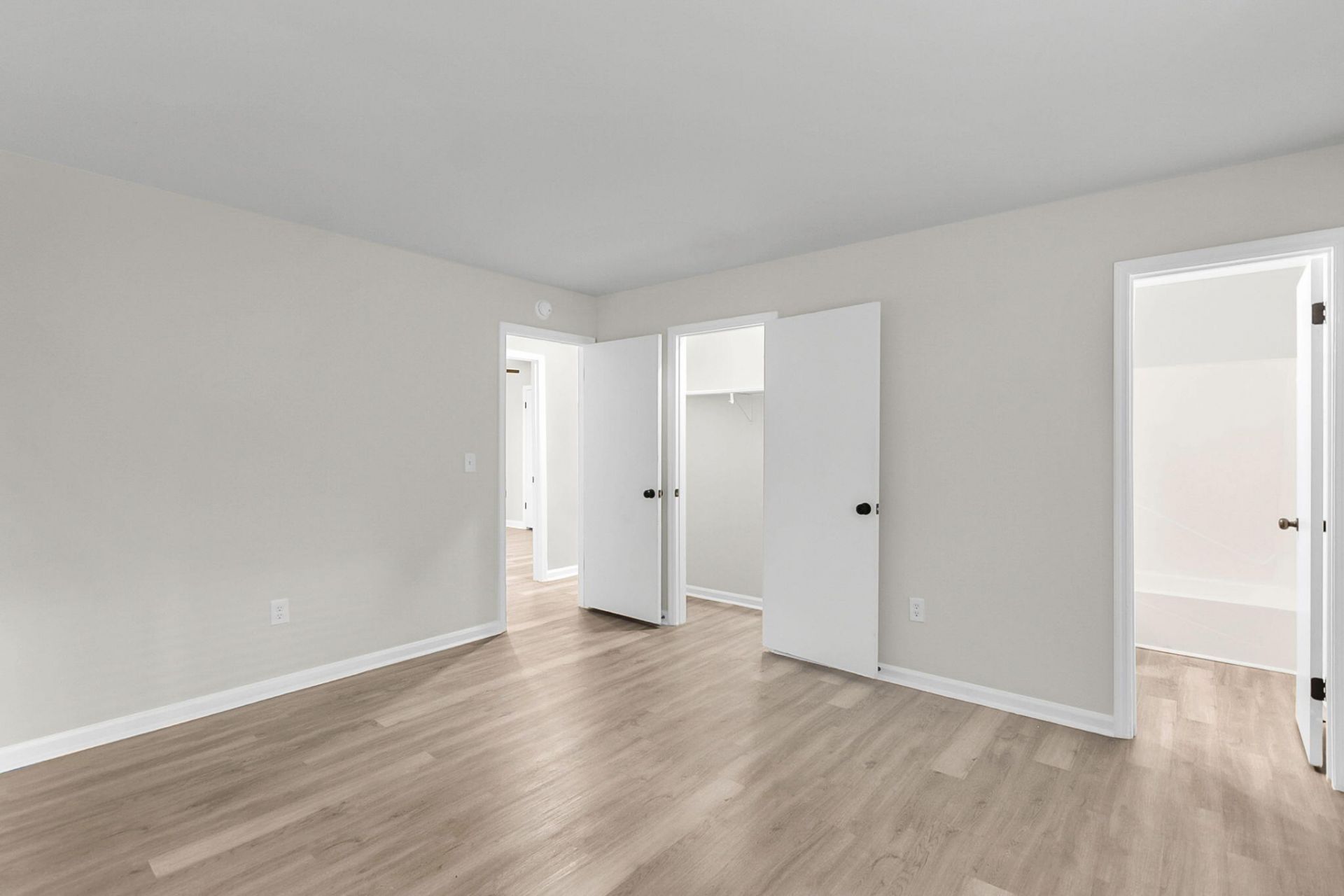 206 Tram Boulevard Photo 22