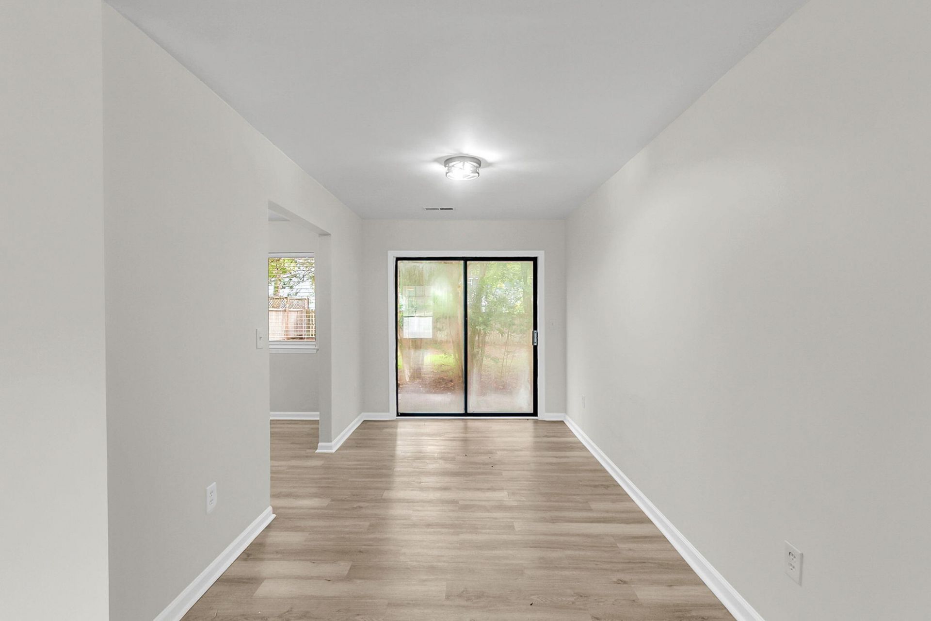 206 Tram Boulevard Photo 9