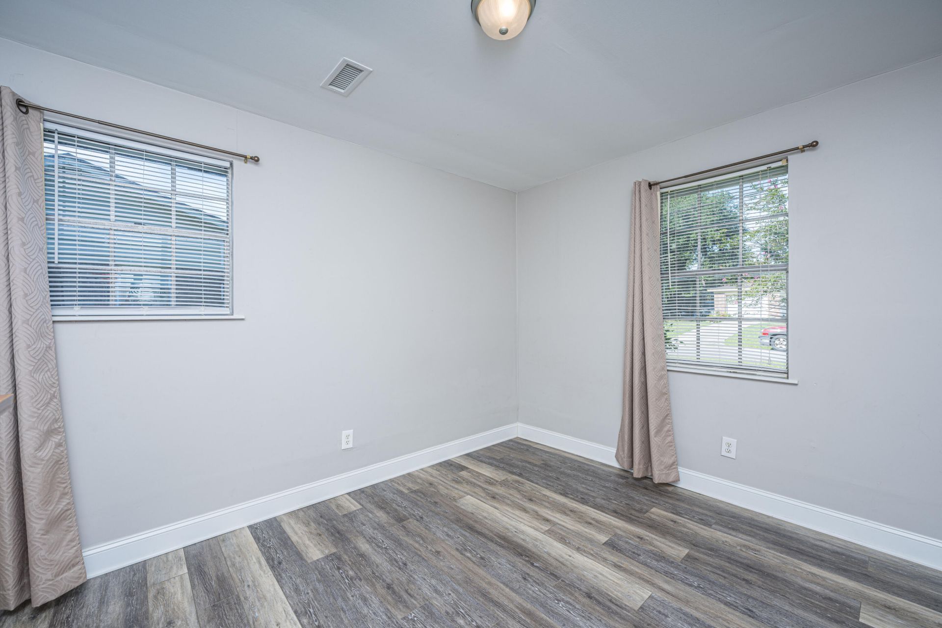 1015 Harrison Road Photo 13