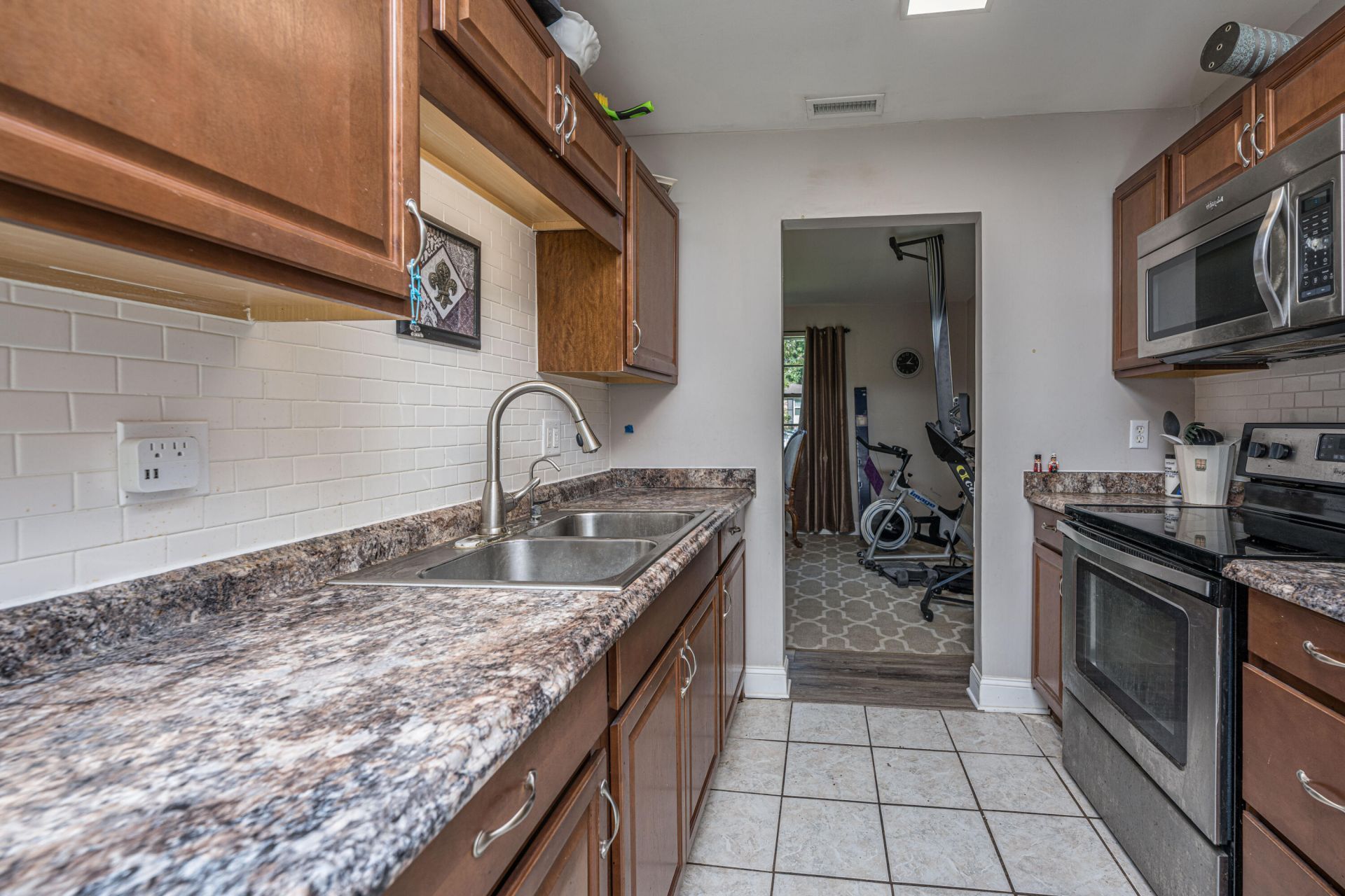1015 Harrison Road Photo 6