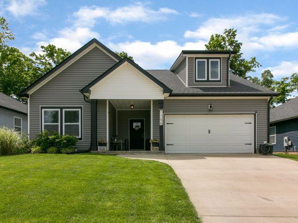 1166 Eagles Nest Ln, Clarksville, TN 37040