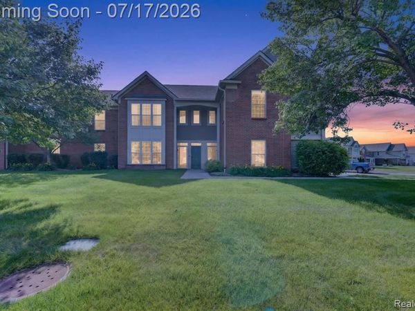 51844 Adler Park Drive E, Chesterfield Twp, MI 48051