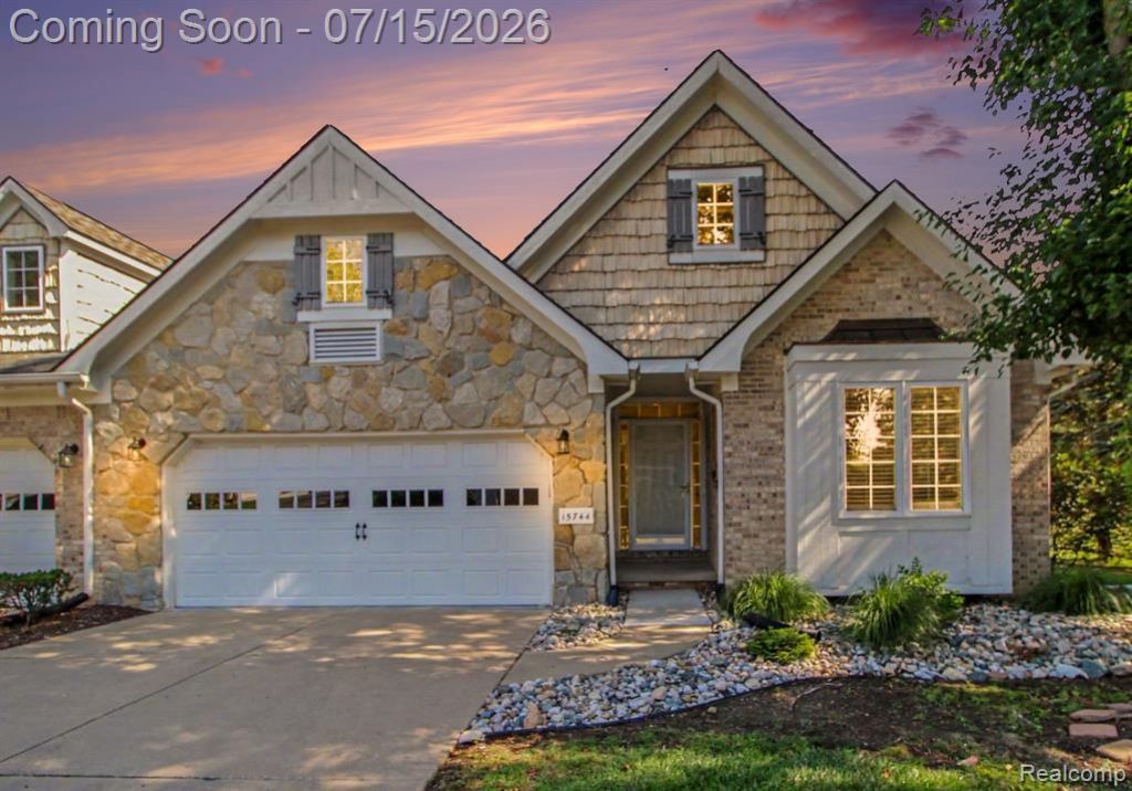 15744 Hunters Grove, Livonia, MI 48154 Main Photo