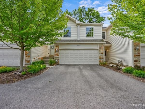 8043 Sierra Woods Lane, Unit 8043, Carpentersville, IL 60110