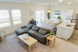 228 Phoenix Drive photo 4