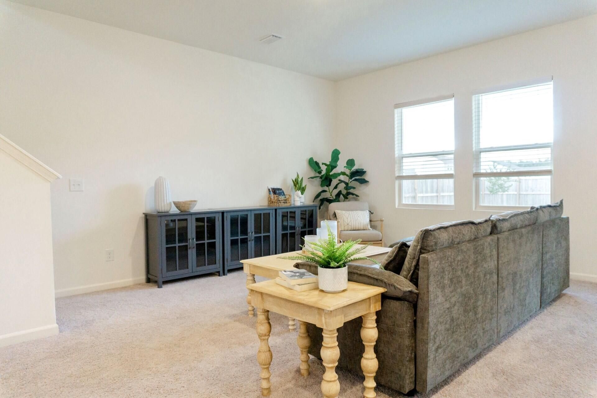 228 Phoenix Drive Photo 6