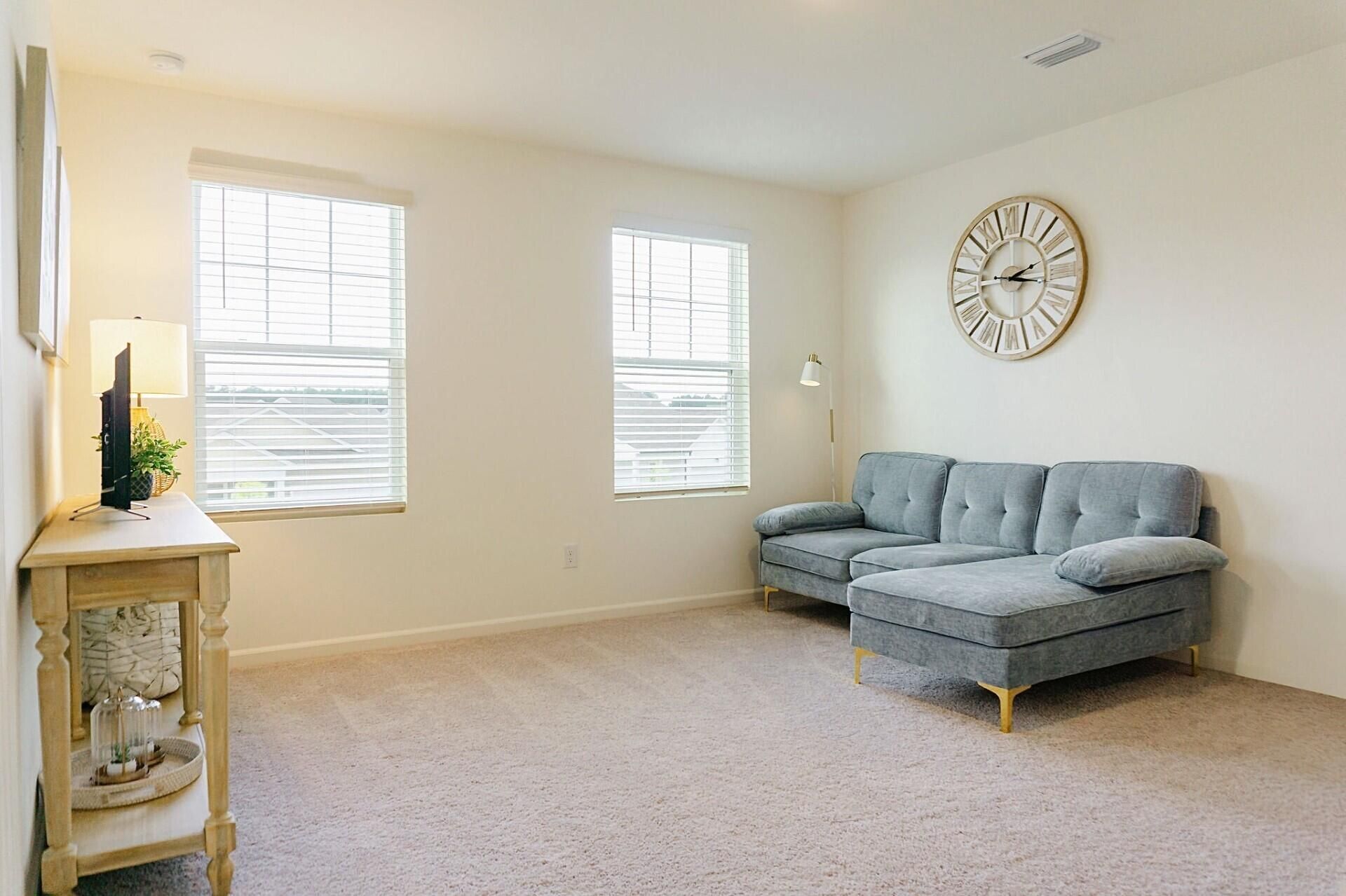 228 Phoenix Drive Photo 9
