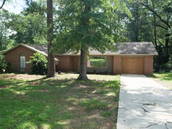 2934 Foxcrroft Drive , Tallahassee, FL 32309