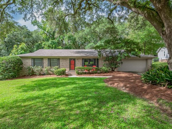 1633 Hedgefield Court , Tallahassee, FL 32308
