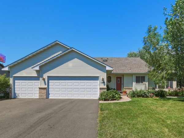 1490 Mallard Place , Waconia, MN 55387