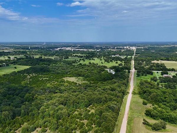 7 E 880 Road, Stroud, OK 74079