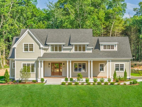1 Mcsweeney Lane, Falmouth, MA 02540