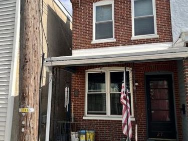 27 W 3RD STREET , MARCUS HOOK, PA 19061