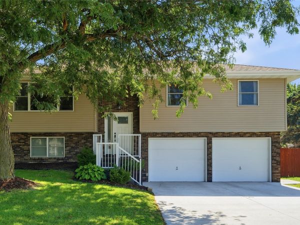 1306 Hazel Street, Pella, IA 50219