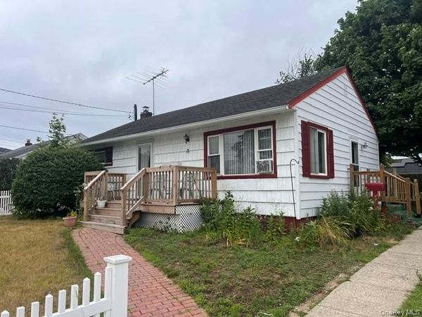 Amityville, NY 11701