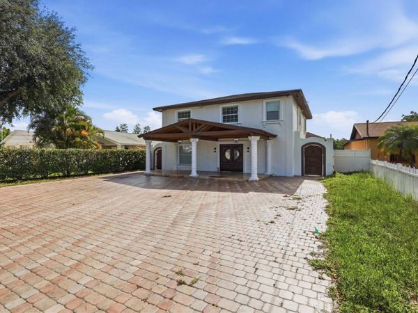 6611 N HALE AVENUE , TAMPA, FL 33609