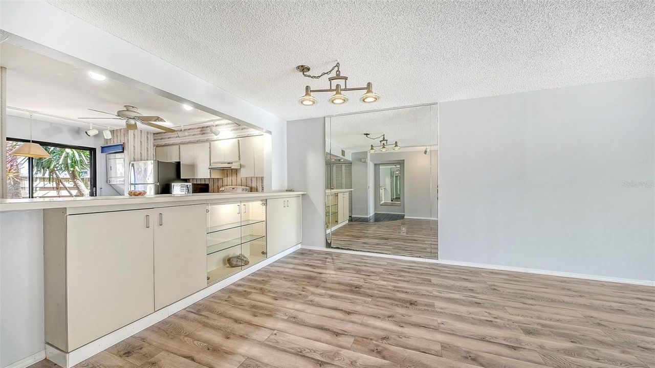 664 Woodlawn Drive, Bradenton, FL 34210 Photo