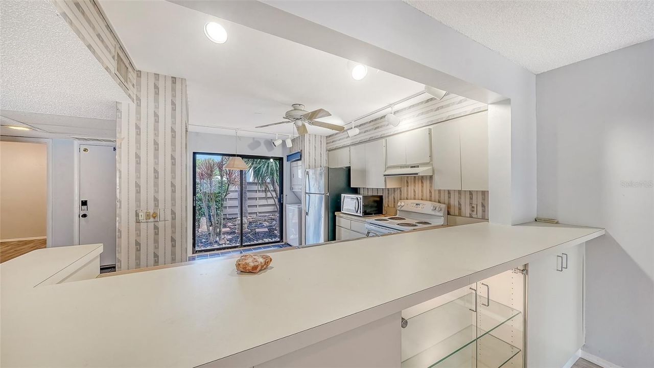 664 Woodlawn Drive, Bradenton, FL 34210 Photo