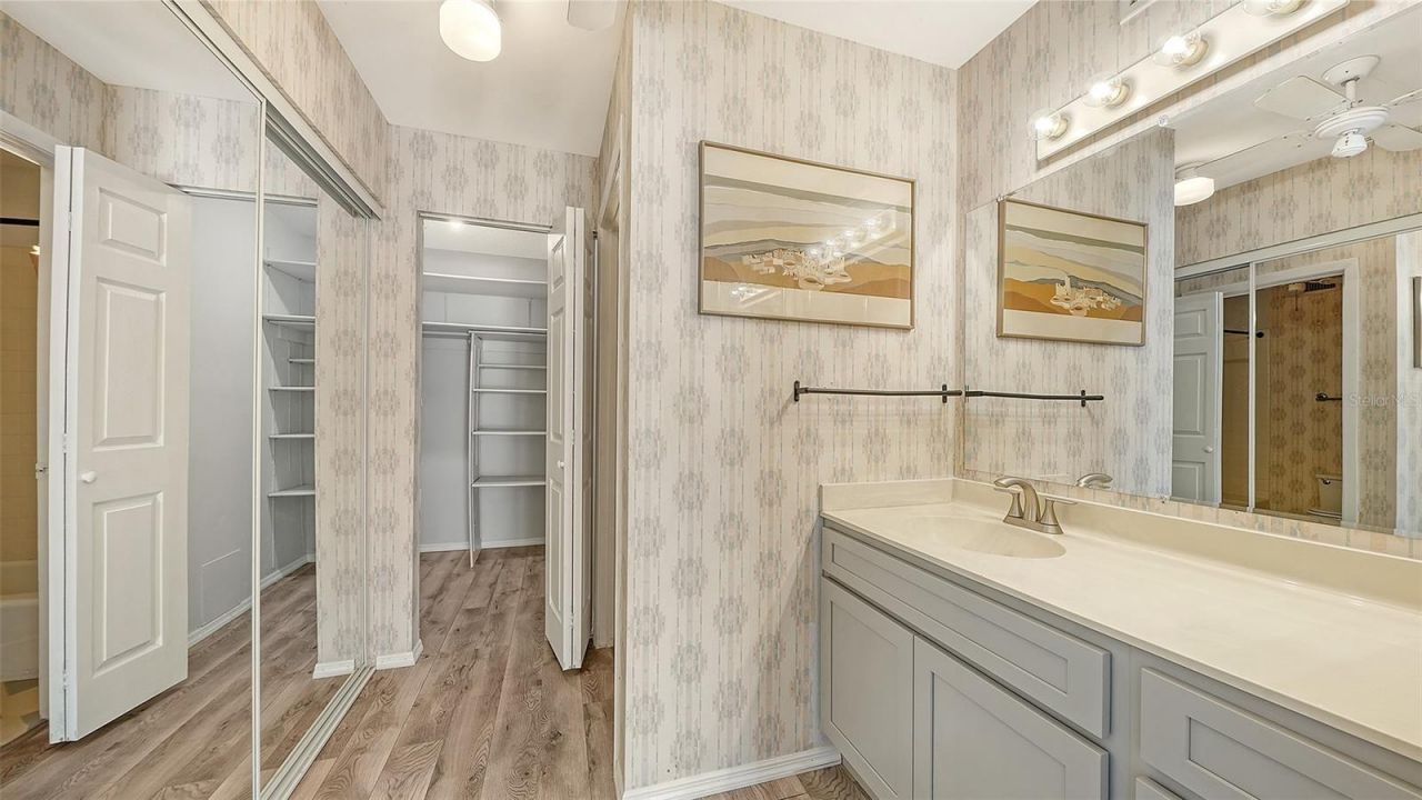 664 Woodlawn Drive, Bradenton, FL 34210 Photo