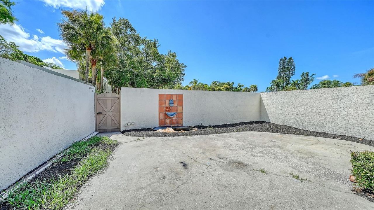 664 Woodlawn Drive, Bradenton, FL 34210 Photo
