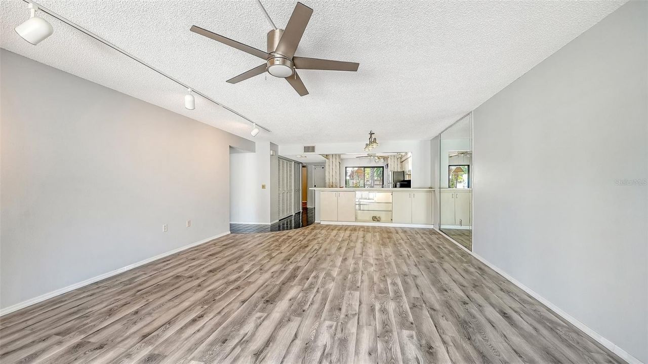 664 Woodlawn Drive, Bradenton, FL 34210 Photo