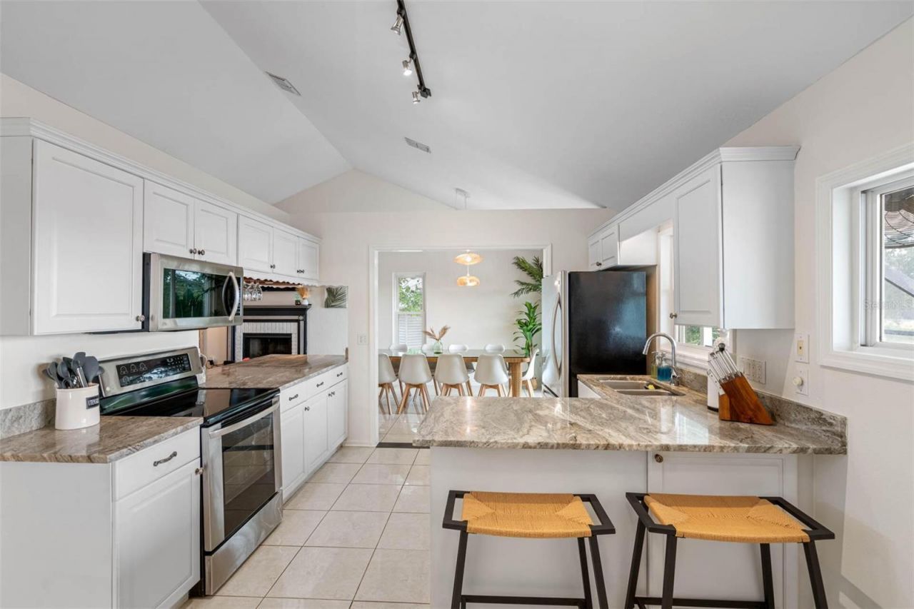 12692 Pineway Drive, Largo, FL 33773 Photo