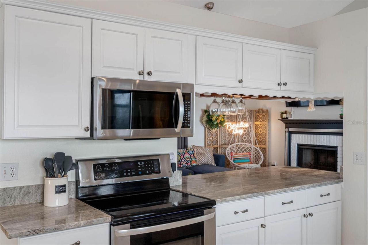 12692 Pineway Drive, Largo, FL 33773 Photo