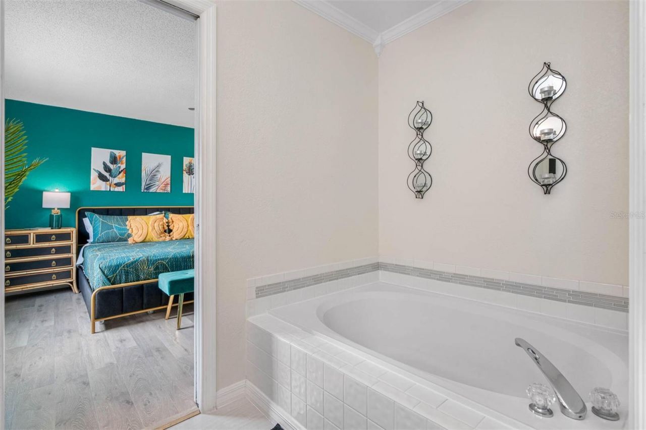 12692 Pineway Drive, Largo, FL 33773 Photo