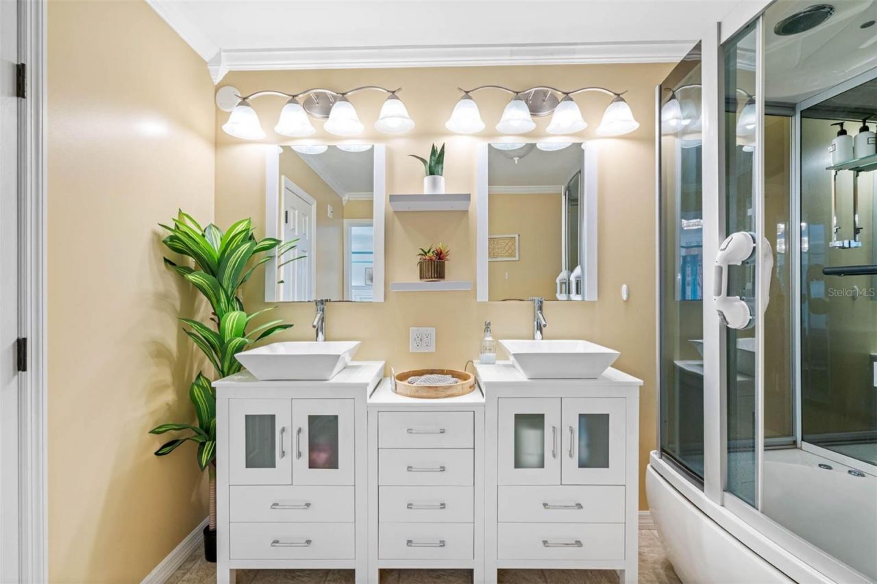 12692 Pineway Drive, Largo, FL 33773 Photo