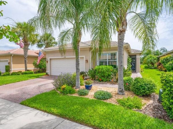 15824 AMBER FALLS DRIVE , WIMAUMA, FL 33598